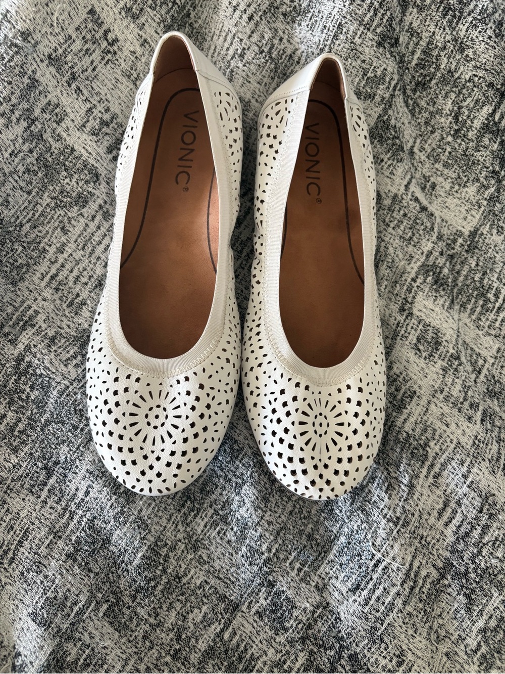 Vionic Robyn Ballet Flats Womens Size 6